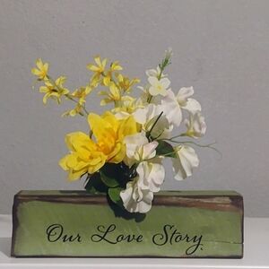 Floral Arrangement with Yellow and White Flowers